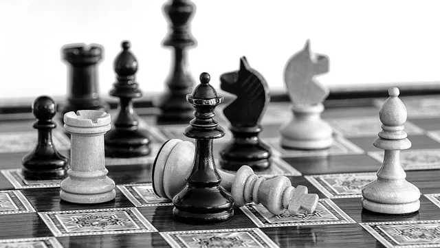 Read more about the article 夫妻命局交錯，奇門遁甲留情